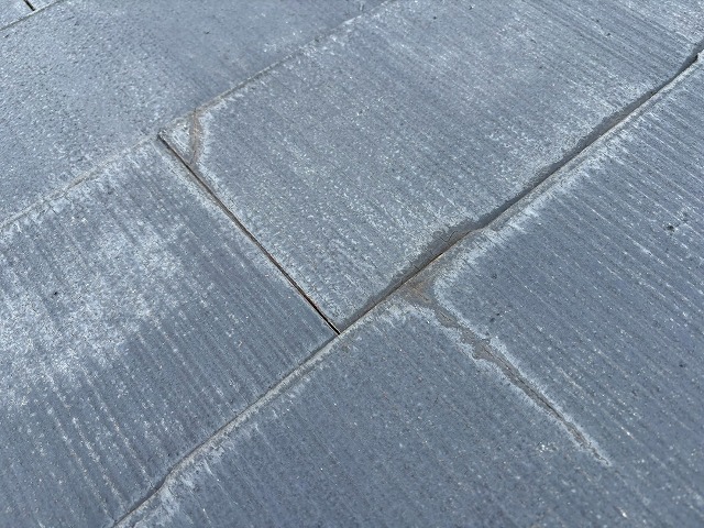 ひび割れが発生したカラーベスト