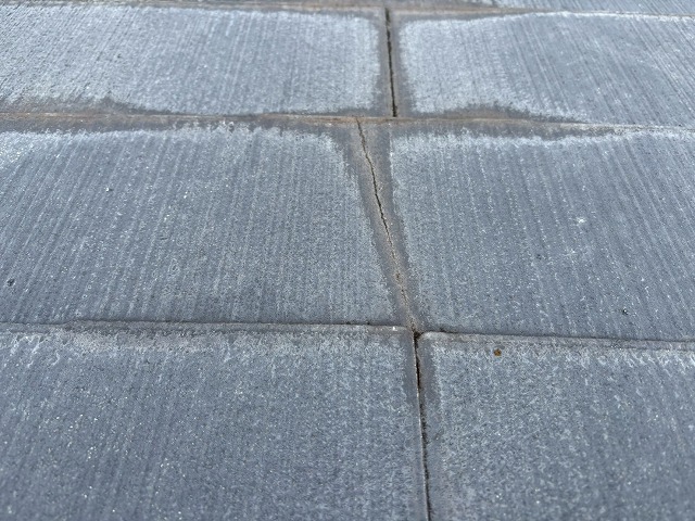 カラーベストのひび割れに注意