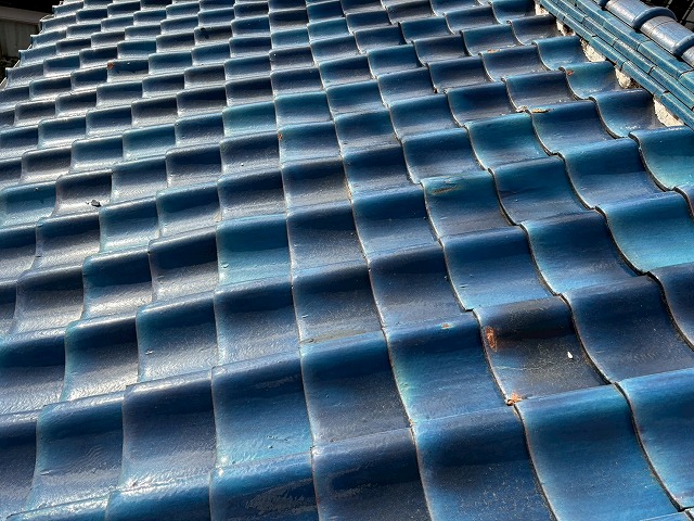 全体的に劣化した屋根の下地