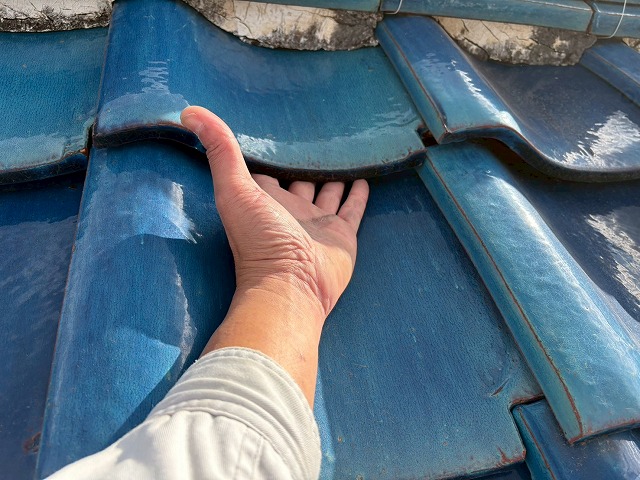 下地の劣化で瓦の隙間も発生