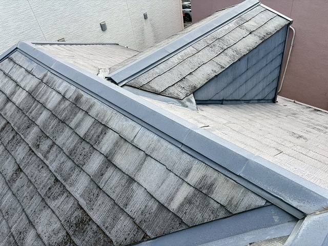 雨漏りが発生している屋根