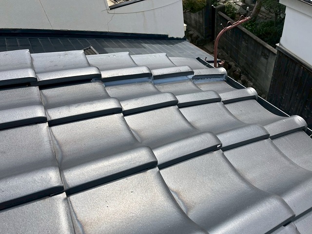 東大阪市で陶器瓦が使用された戸建て住宅の状態確認、耐震リフォームのご相談も弊社におまかせください!
