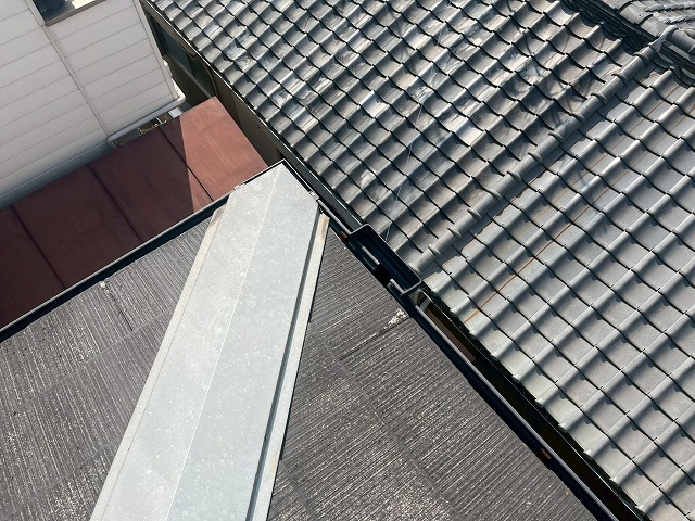 屋根カバー工事も承ってます