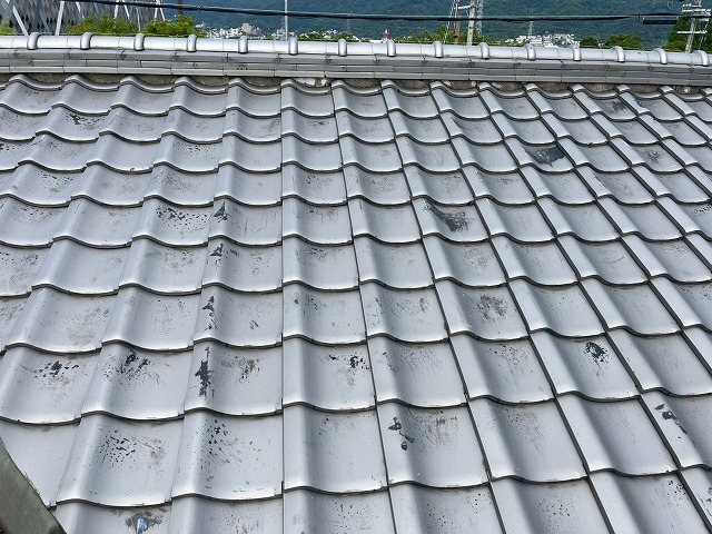 大阪市生野区で瓦屋根の状態確認、雨漏りを放置すると想定される不具合の一例
