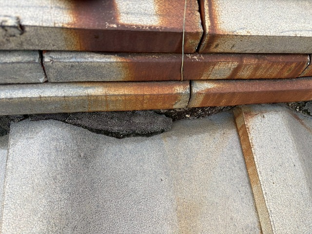 漆喰の経年劣化が進行