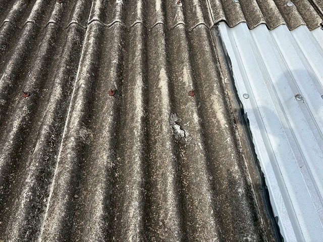 一部破損やひび割れが生じていました