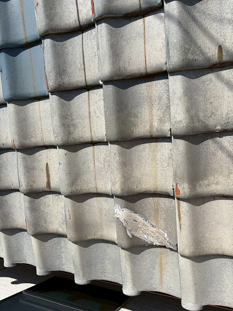 大阪市東成区で雨漏りが疑われる瓦屋根の屋根点検を実施、経年劣化により葺き替えをご提案