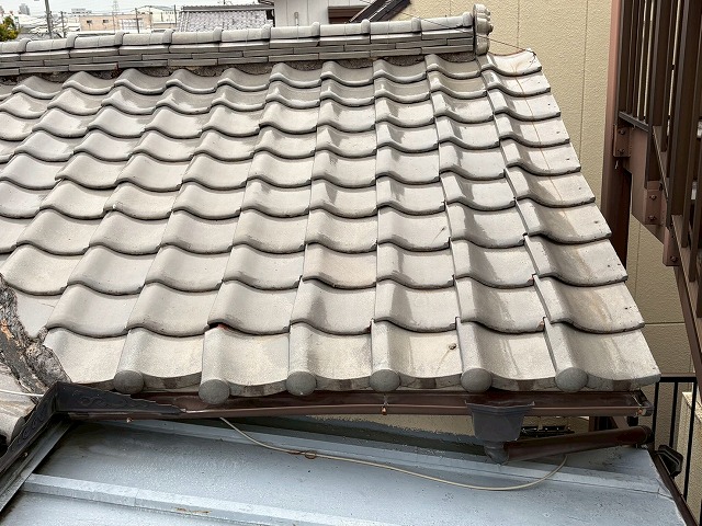 全体的な瓦のズレも発生