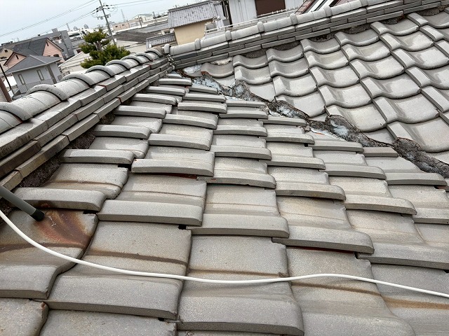 瓦屋根の状態確認