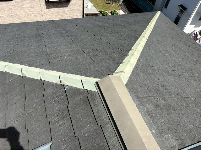 大阪市東成区でカラーベスト屋根の現地調査、棟板金を中心に調査しましたが大きな問題はありませんでした