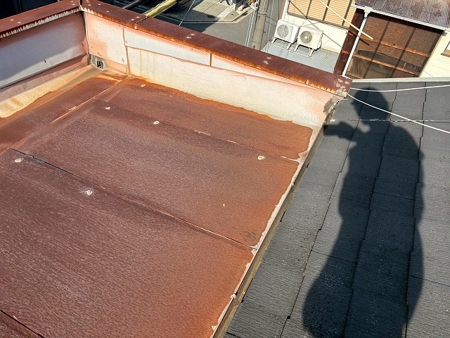 パラペット屋根の状態確認