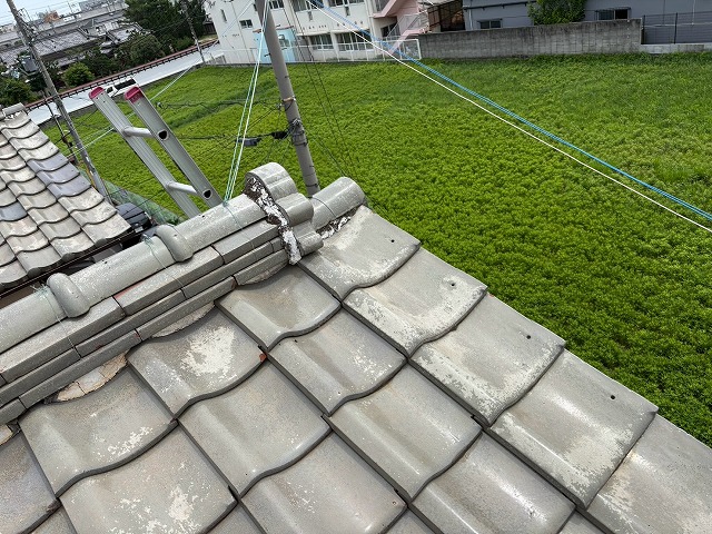 ズレが発生した袖瓦周囲