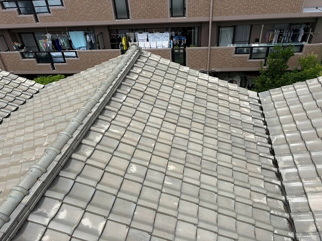 瓦屋根