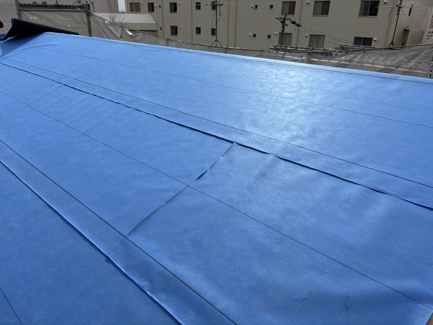 防水シートの敷設