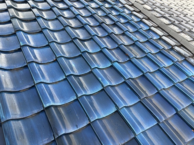 瓦表面の状態確認