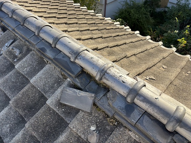 棟部分のずれと破損