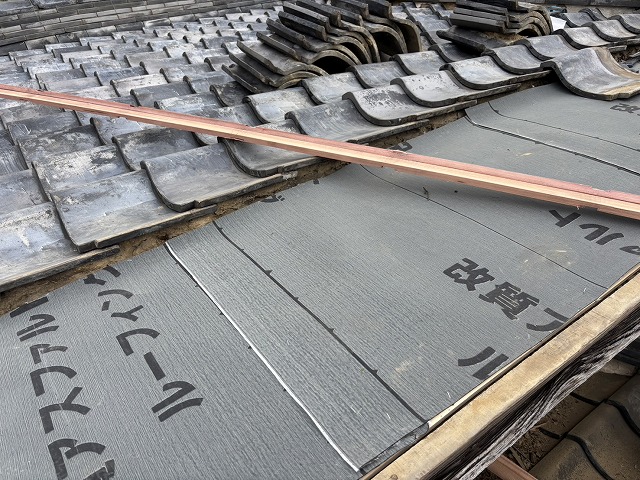 防水シート（ルーフィング）の敷設