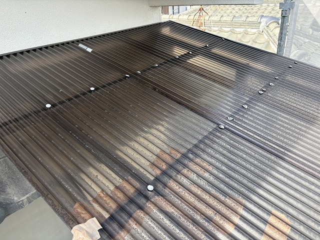 劣化したポリカ波板