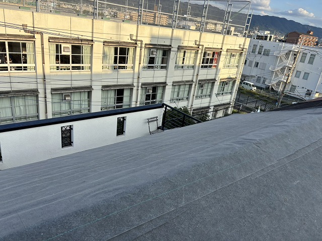 防水紙を敷いた屋根